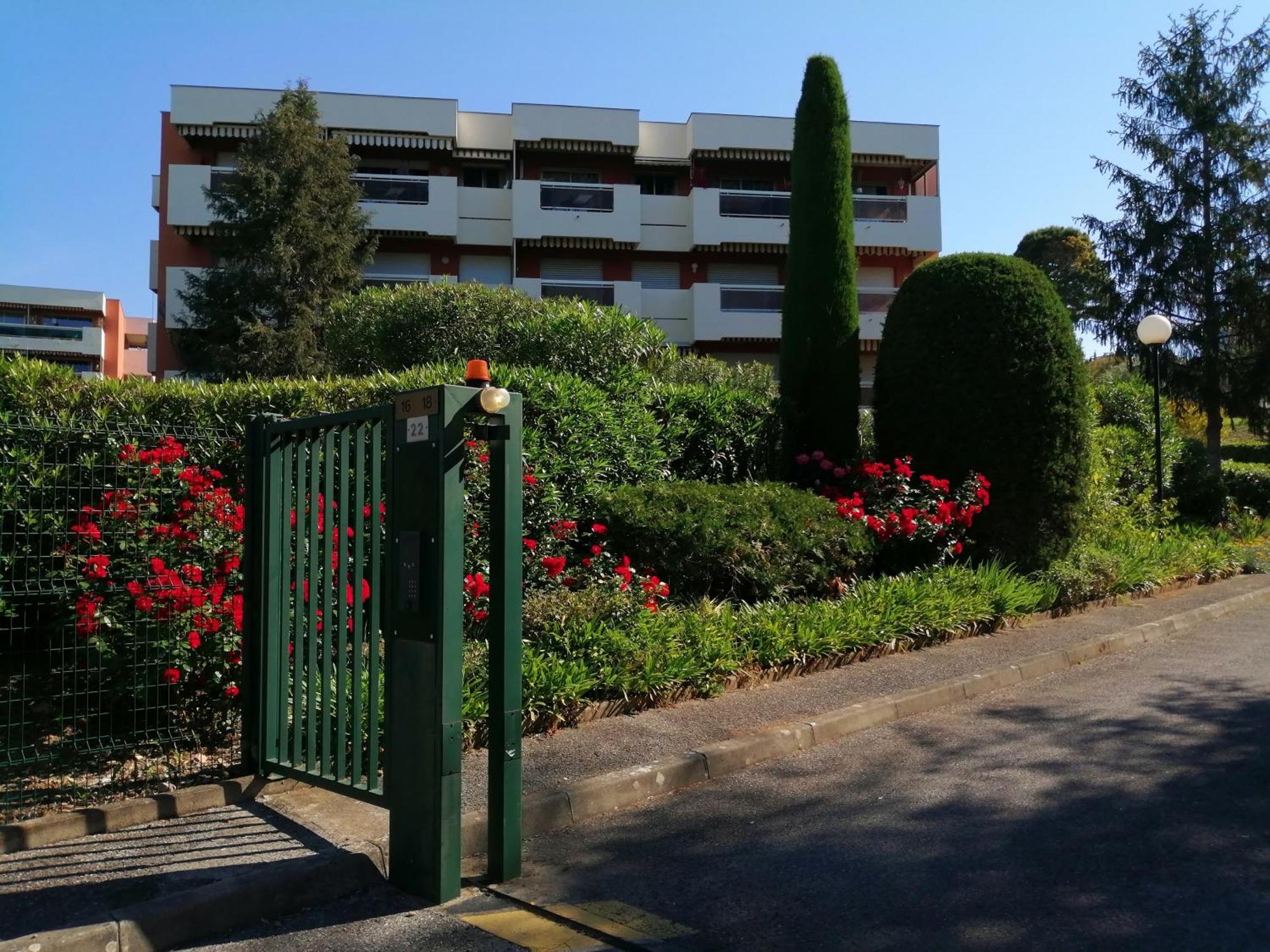 Studio - Juan Les Pins - Proximite Plages Antibes Eksteriør bilde